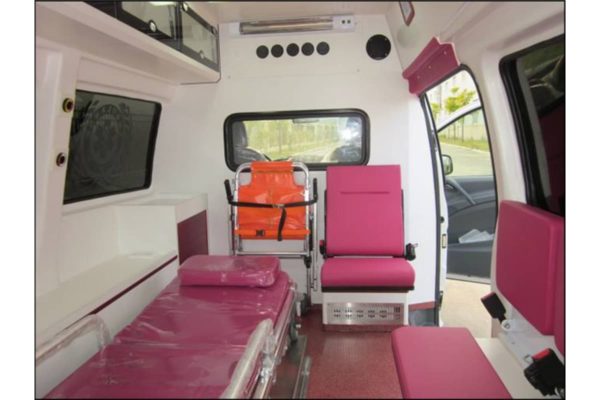 Mercedes Benz Vito 119 Ambulance Inside